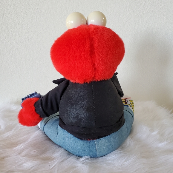 Vintage Rock & Roll Elmo With Playing Guitar, Plays Songs and Shakes - Picture 6 of 13